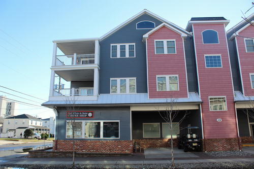 Long & Foster Vacation Rentals-104 36th Street #302-image-1