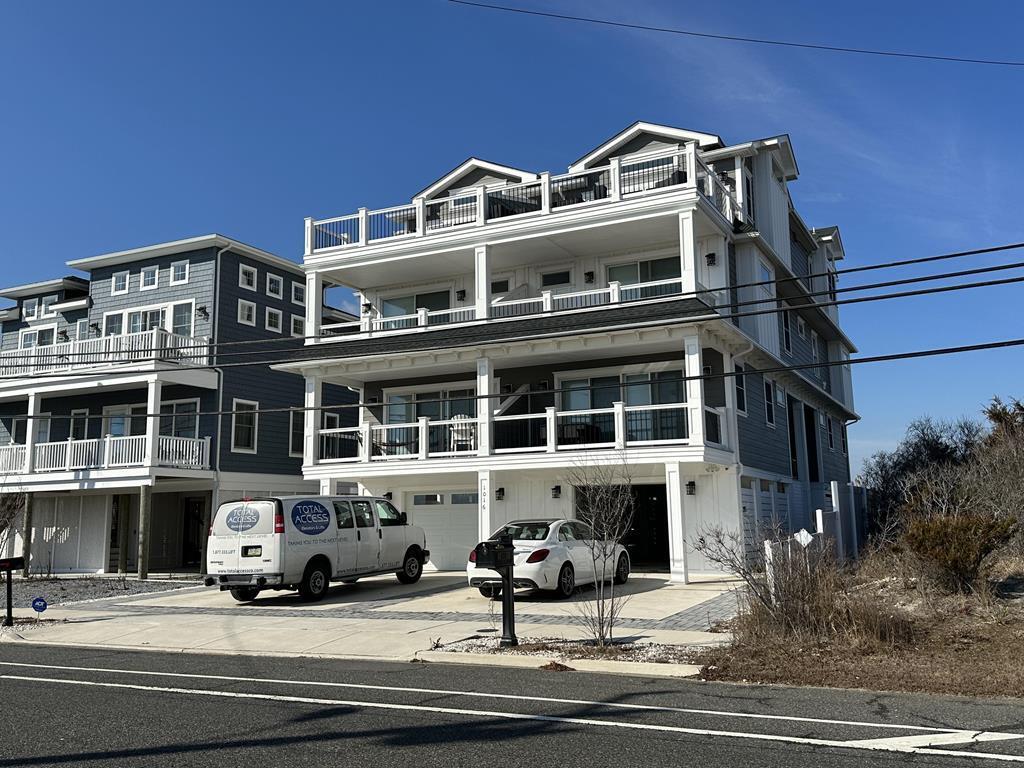 Long & Foster Vacation Rentals-1016 Landis Ave North-image-1