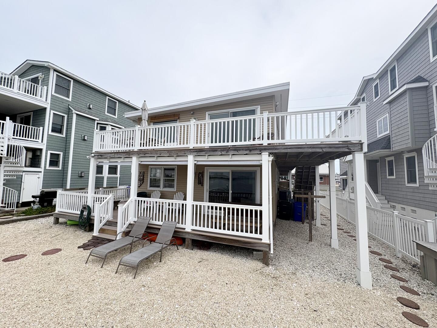 Long & Foster Vacation Rentals-3168 Ocean Drive, 2nd Floor-image-1