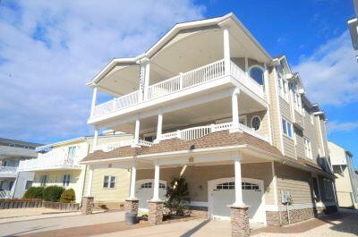 Long & Foster Vacation Rentals-21 67th Street East-image-1
