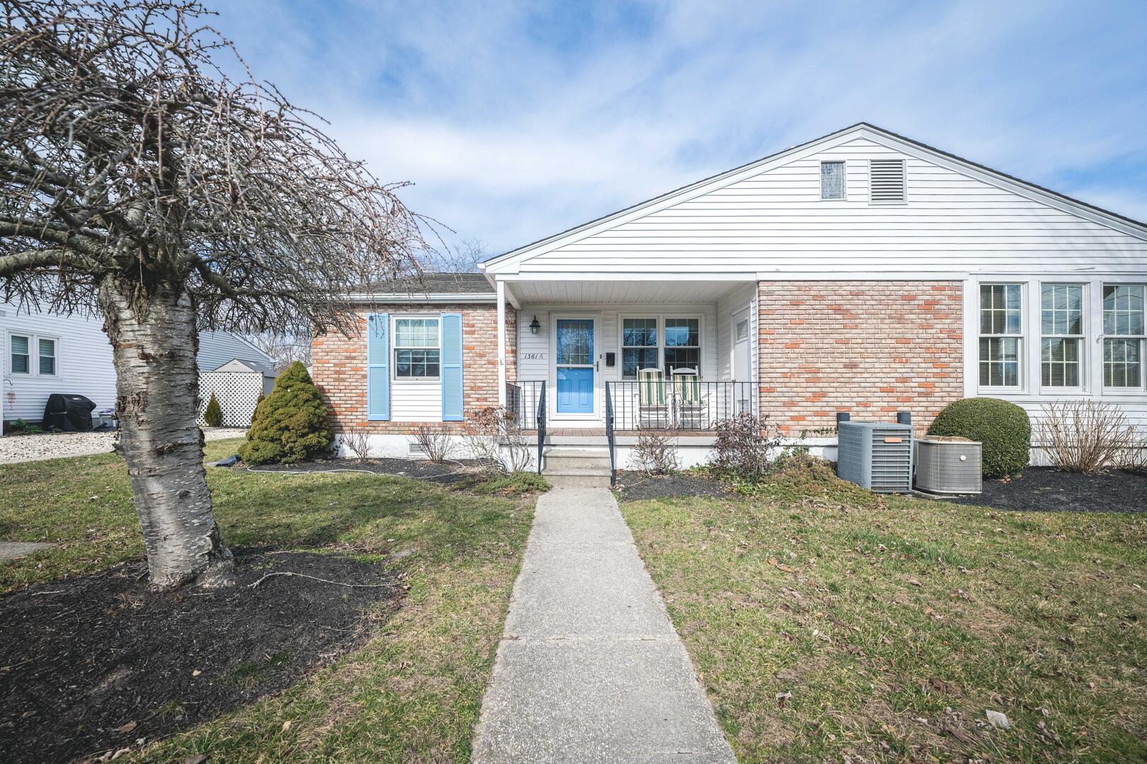 Cute, Updated, Pet-Friendly Village Green Quad