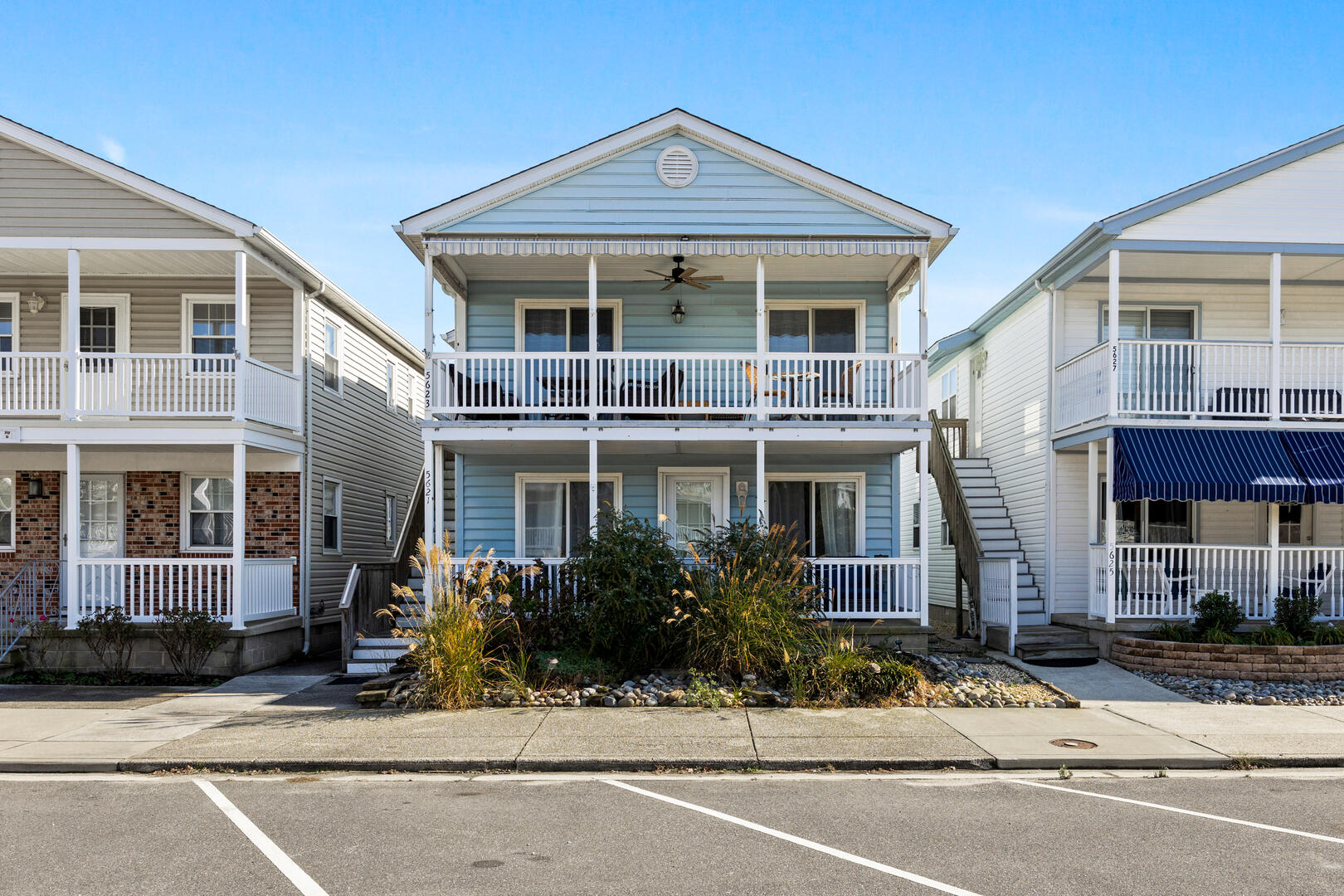 Long & Foster Vacation Rentals-5623 West Avenue, 2nd Floor-image-1