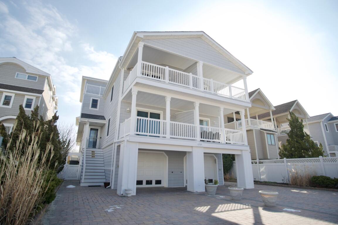 Long & Foster Vacation Rentals-6709 Pleasure Avenue North-image-1