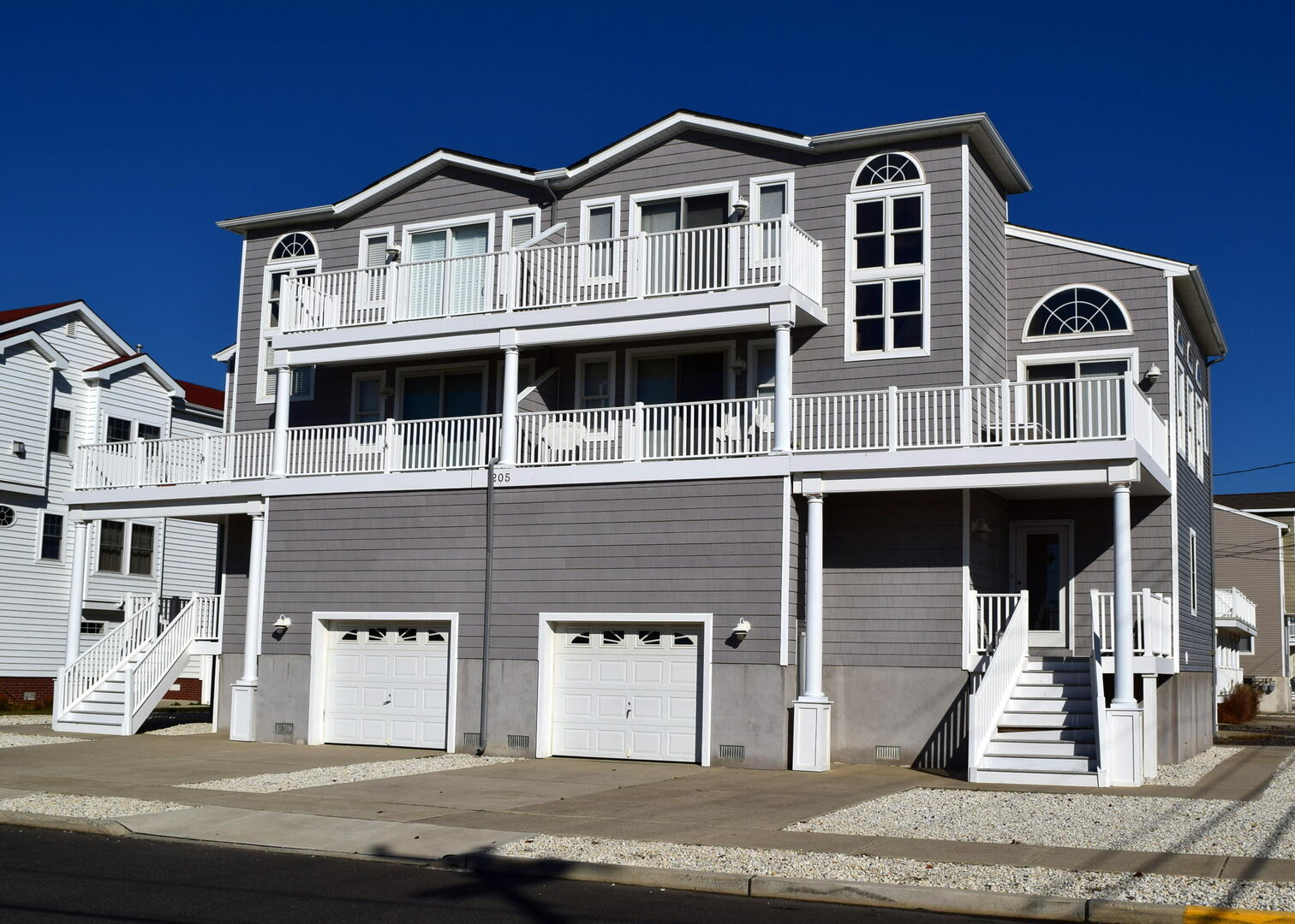 Long & Foster Vacation Rentals-205 59th Street East-image-1