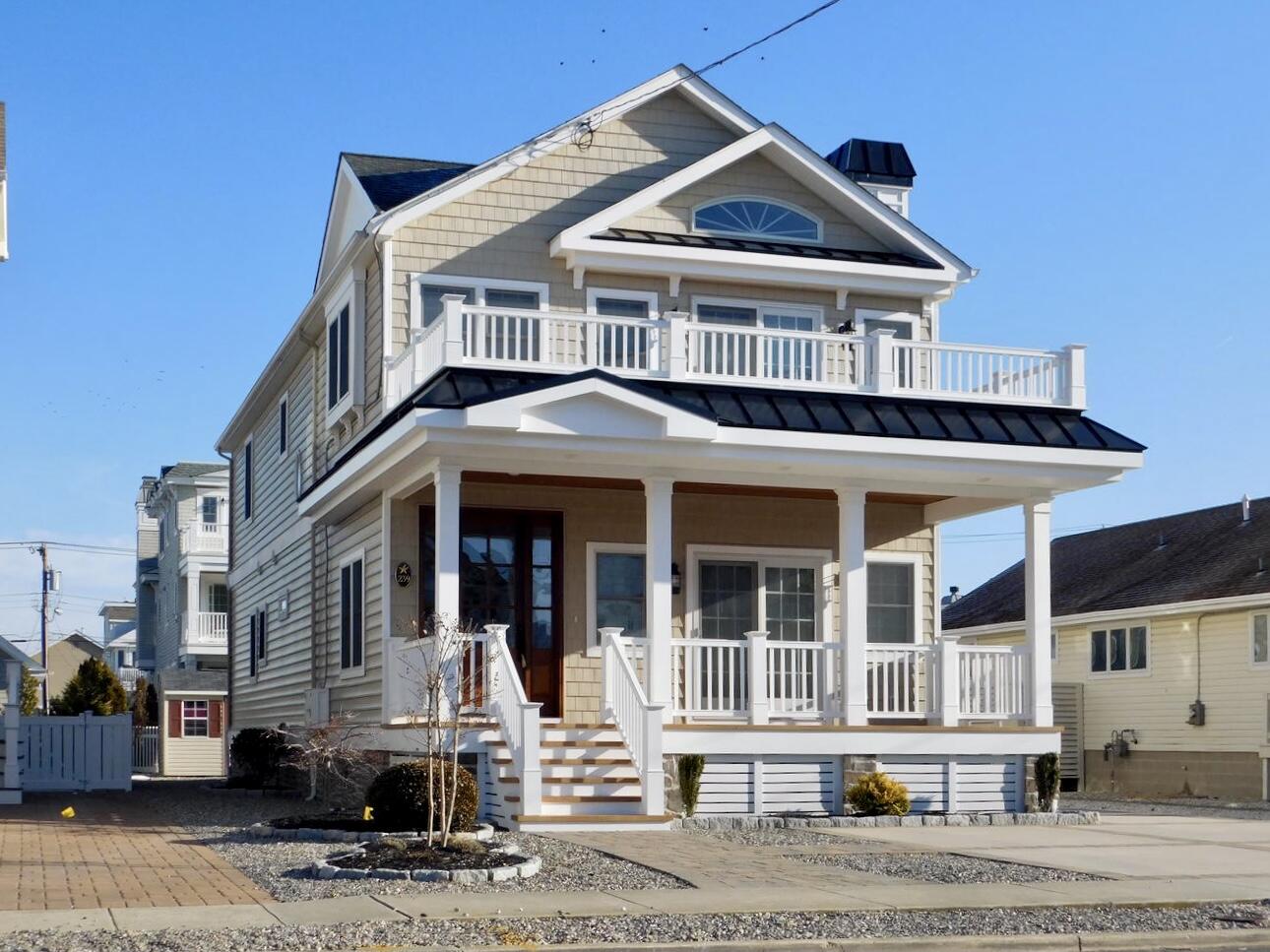 Long & Foster Vacation Rentals-239 61st Street-image-1