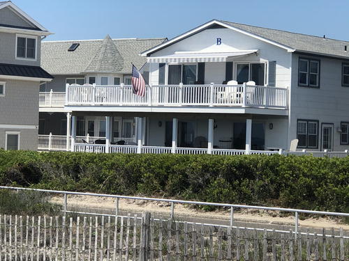 Long & Foster Vacation Rentals-4507 Pleasure Ave 1st Floor-image-1