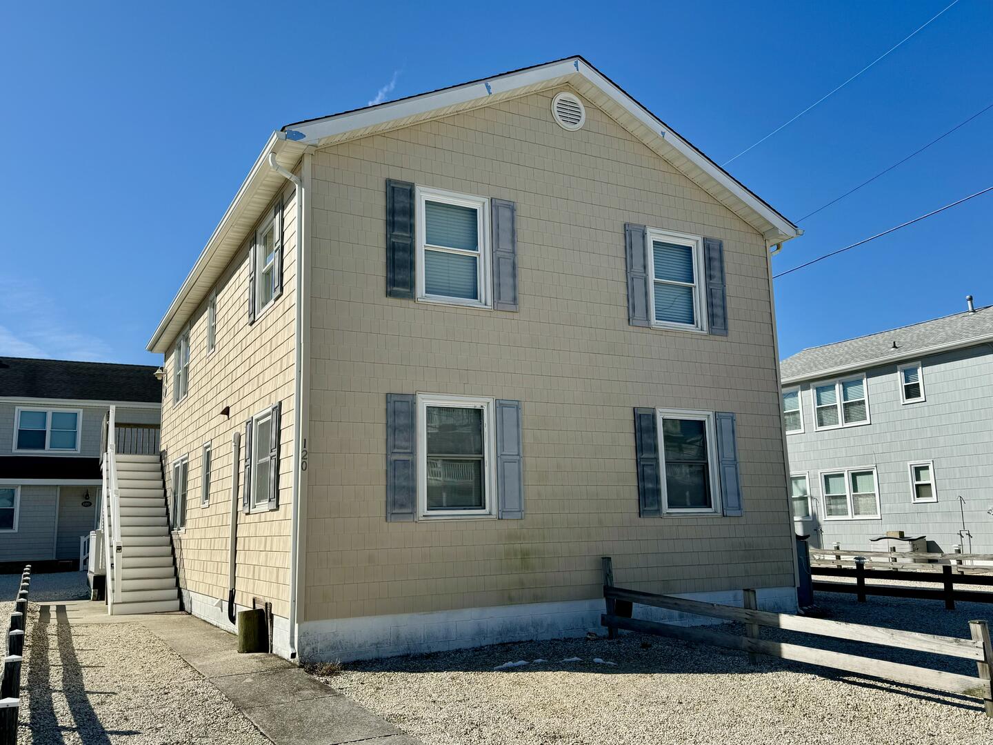 Long & Foster Vacation Rentals-120 93rd Street 2nd Floor-image-1