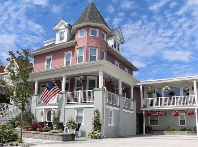 Long & Foster Vacation Rentals-815 5th Street, Unit A-image-1