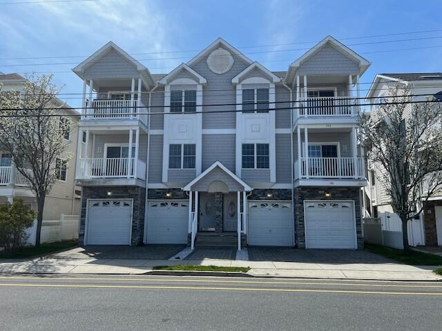 Long & Foster Vacation Rentals-318 E. Juniper Ave. Unit 200-image-1