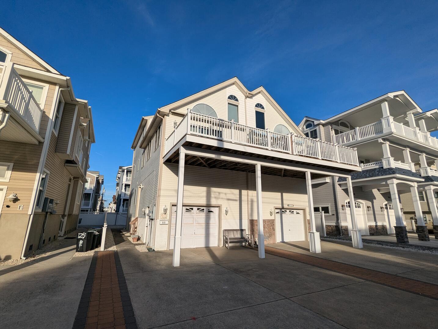Long & Foster Vacation Rentals-121 58th Street West-image-1