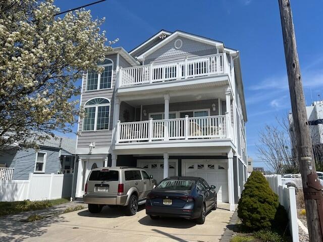 Long & Foster Vacation Rentals-115 W Spicer Ave - 2nd Floor-image-1