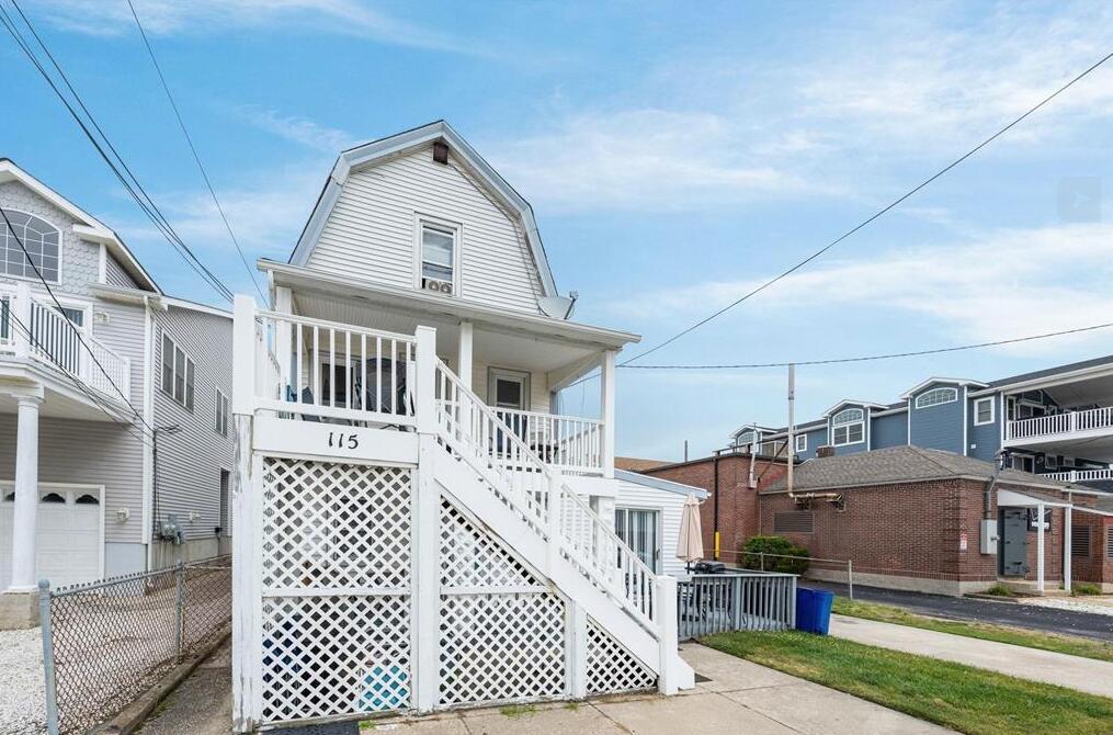 Long & Foster Vacation Rentals-115 43rd Street 1st Fl Unit A-image-1