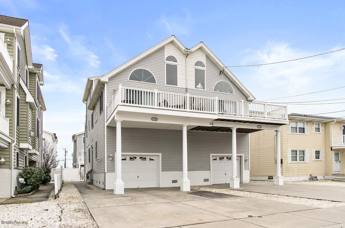 Long & Foster Vacation Rentals-214 58th Street East-image-1