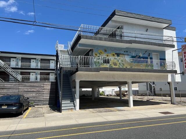 Long & Foster Vacation Rentals-313 E. Glenwood Ave #205-image-1