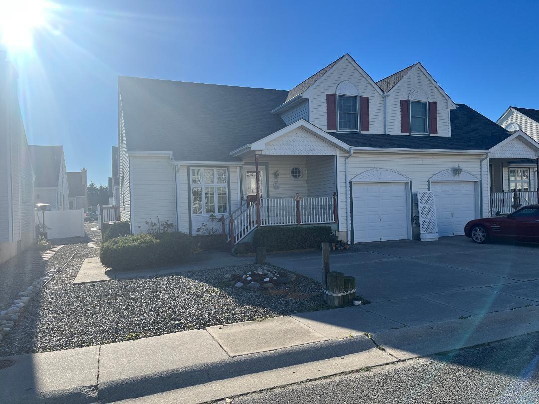 Long & Foster Vacation Rentals-218 E Rochester Ave.-image-1