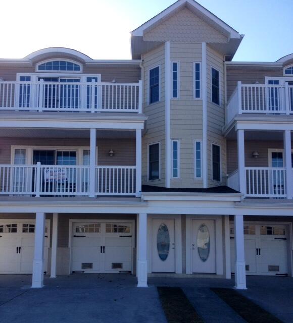 Long & Foster Vacation Rentals-108 E 1st Ave Unit 101-image-1