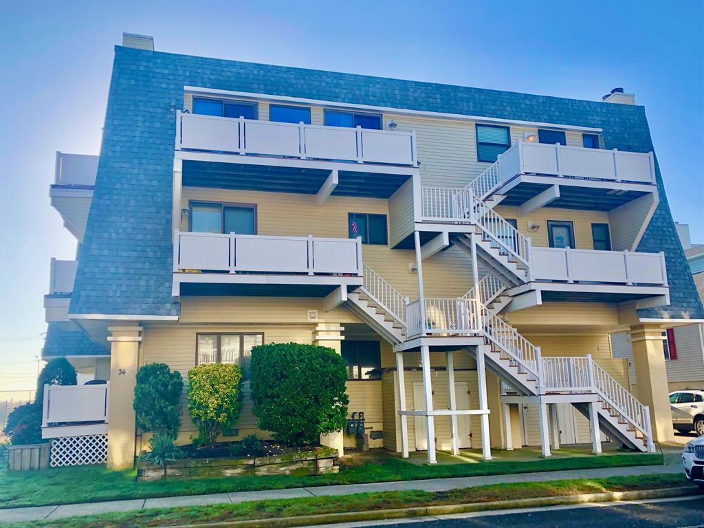 Long & Foster Vacation Rentals-34 34th Street 309-image-1