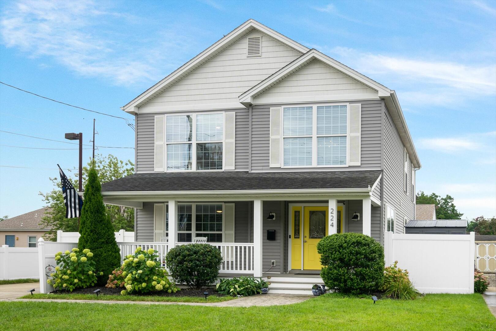 Long & Foster Vacation Rentals-224 Fairmont Rd-image-1