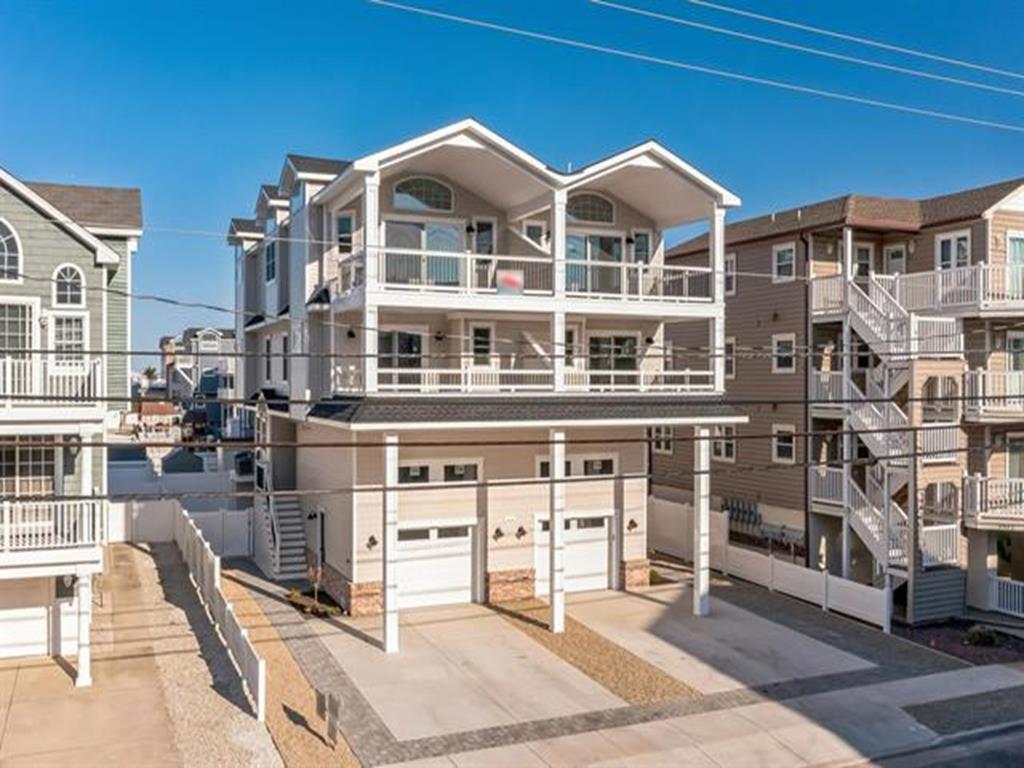 Long & Foster Vacation Rentals-3506 Landis Avenue South-image-1