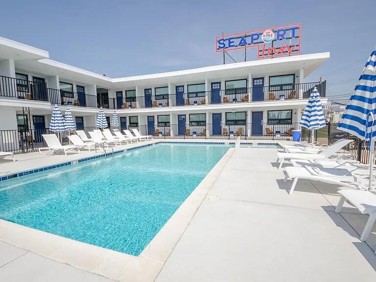 Long & Foster Vacation Rentals-500 Ocean Ave UNIT 5-image-1