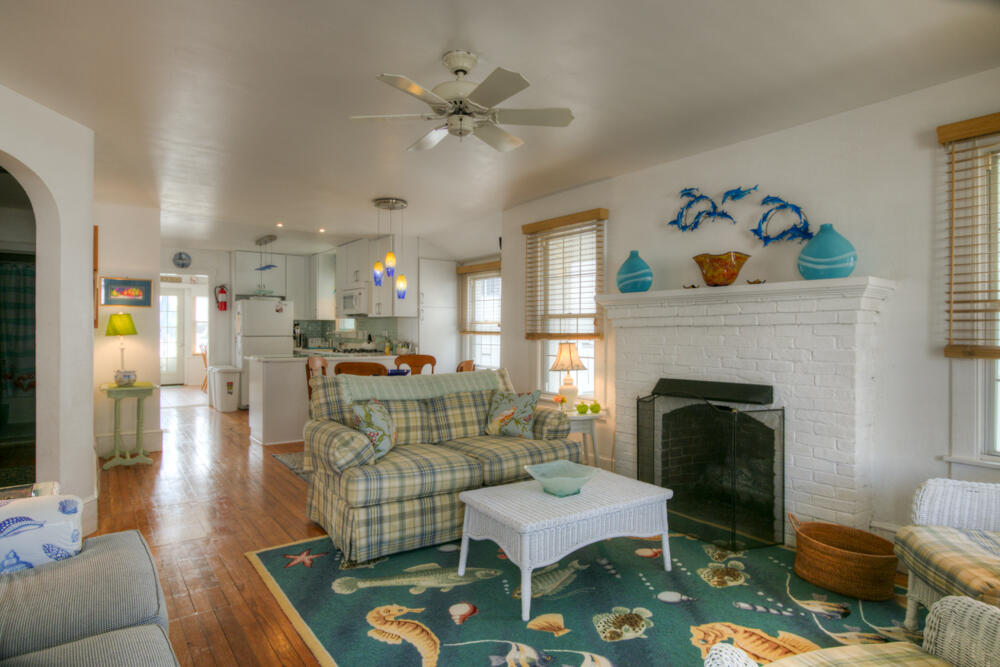 Long & Foster Vacation Rentals-398 22nd Street-image-1