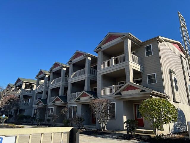 Long & Foster Vacation Rentals-121 W Schellenger UNIT 121-image-1