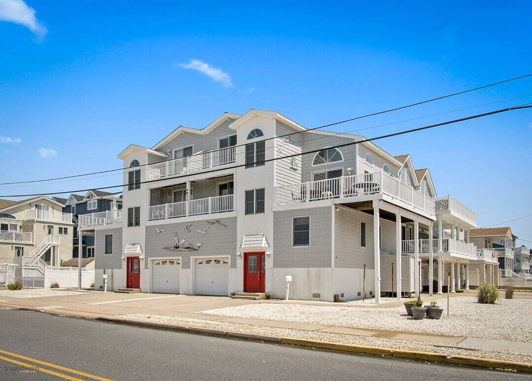 Long & Foster Vacation Rentals-4911 Central Avenue South-image-1