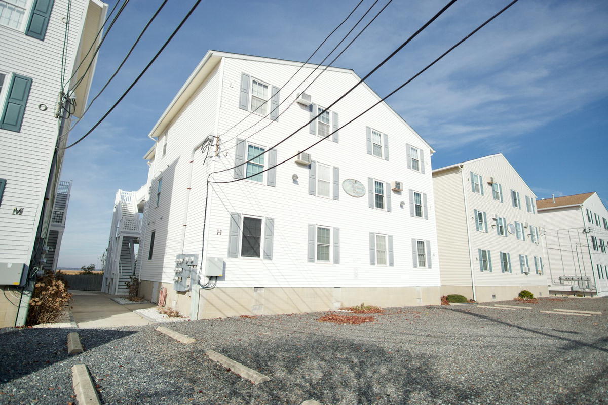 Long & Foster Vacation Rentals-6406 Central Ave Unit L-image-1
