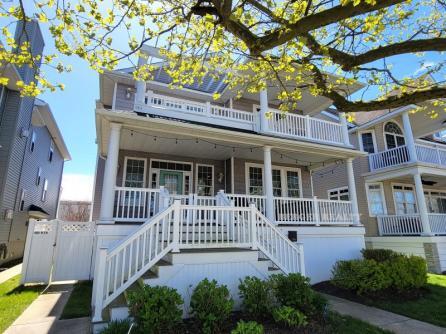 Long & Foster Vacation Rentals-919 Central Ave., 2nd Floor-image-1