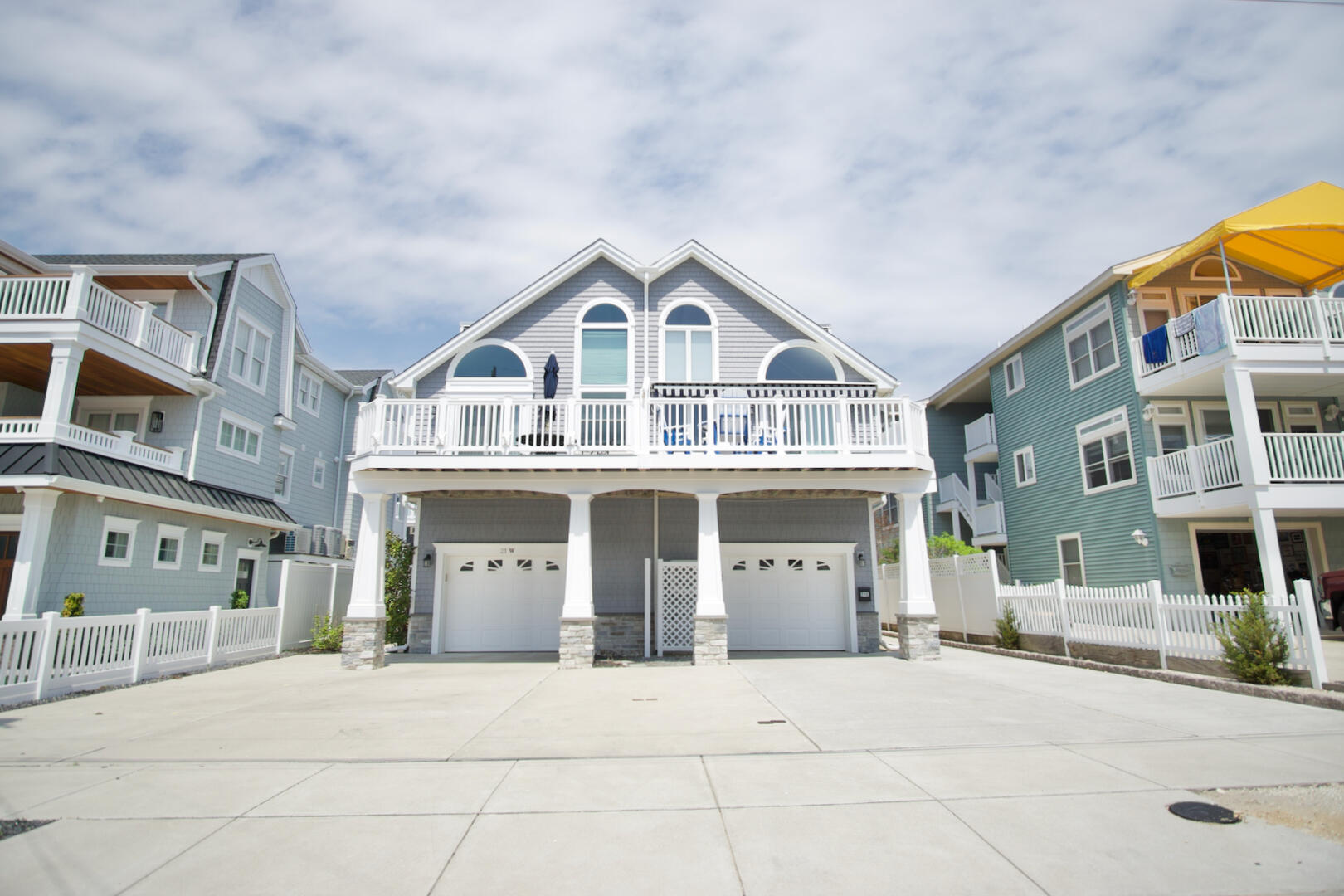 Long & Foster Vacation Rentals-21 80th Street East-image-1