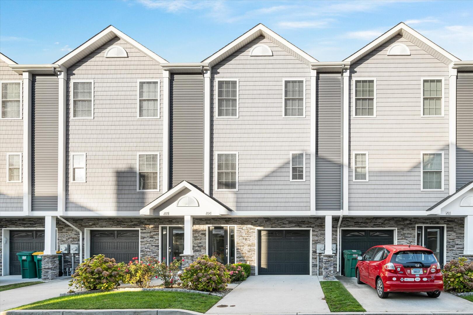 Long & Foster Vacation Rentals-1116 Stone Harbor Blvd Unit 204-image-1