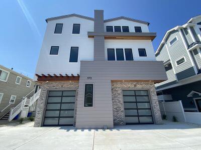 Long & Foster Vacation Rentals-372 47th Place West-image-1