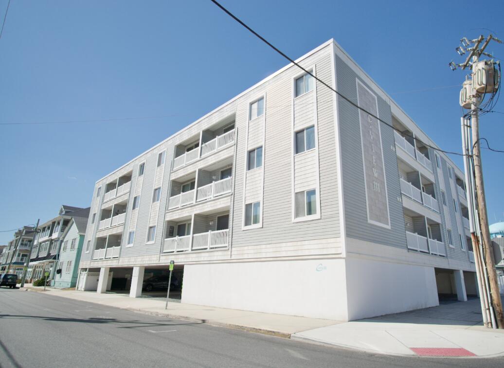 Long & Foster Vacation Rentals-3900 Pleasure Avenue 207-image-1