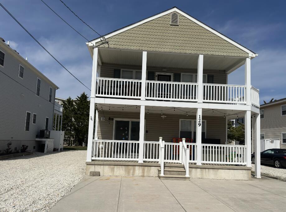 Long & Foster Vacation Rentals-129 75th Street A-image-1