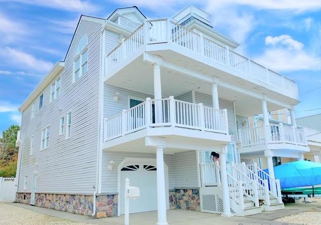 Long & Foster Vacation Rentals-222 79th Street East-image-1