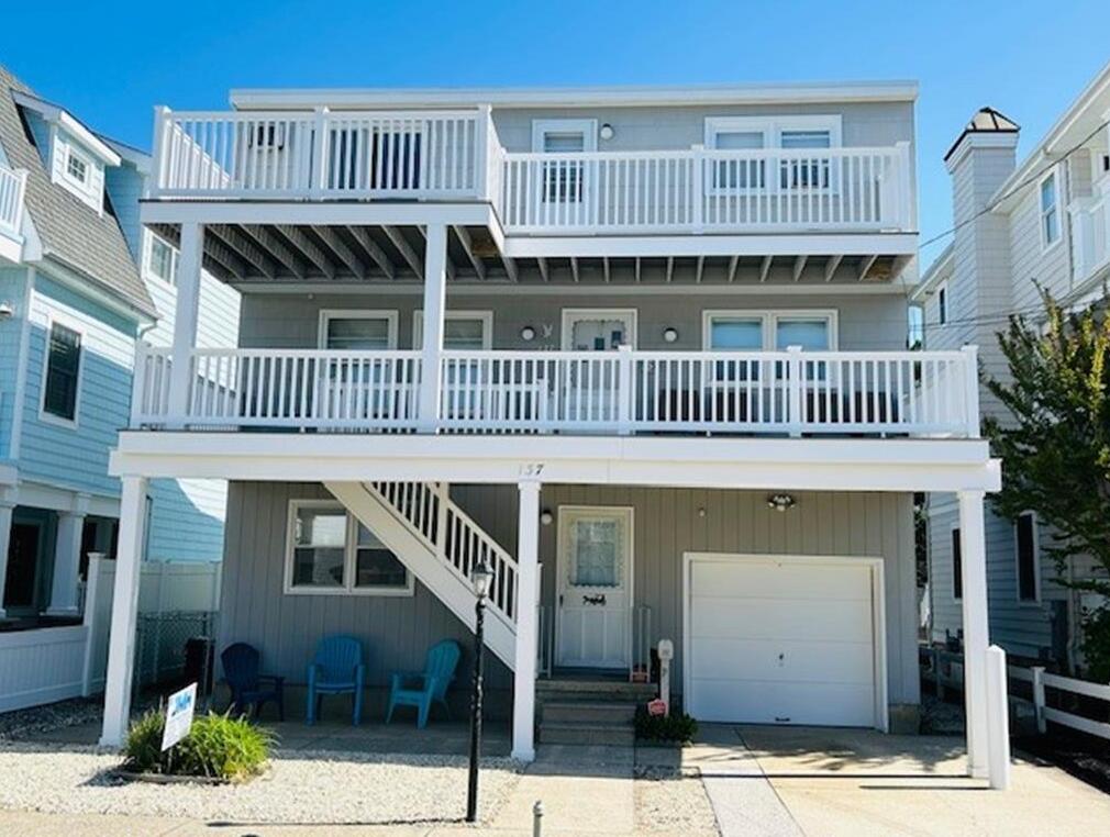Long & Foster Vacation Rentals-137 92nd Street 2nd Floor-image-1