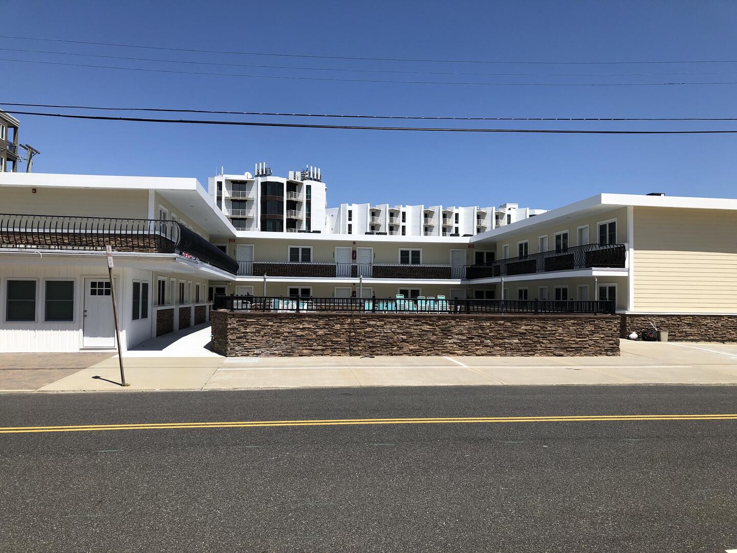 Long & Foster Vacation Rentals-415 E Atlanta Ave Unit 203-image-1