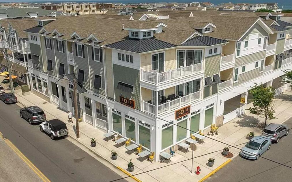 Long & Foster Vacation Rentals-8609 Landis Avenue 301-image-1
