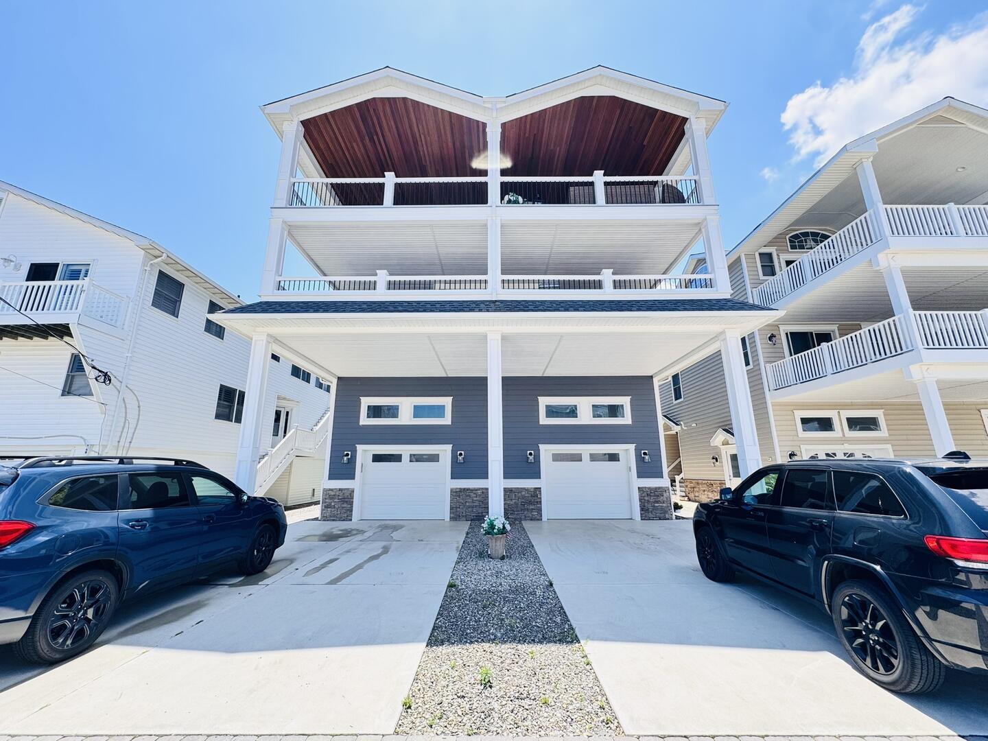 Long & Foster Vacation Rentals-28 47th Street West-image-1