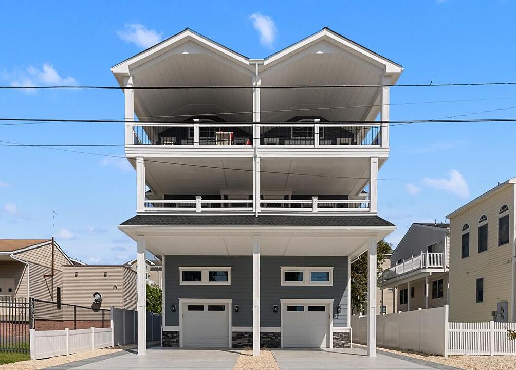 Long & Foster Vacation Rentals-109 55th Street West-image-1