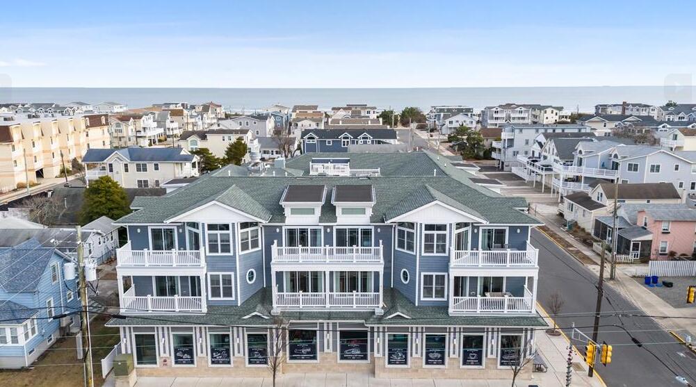 Long & Foster Vacation Rentals-8515 Landis Avenue #203-image-1