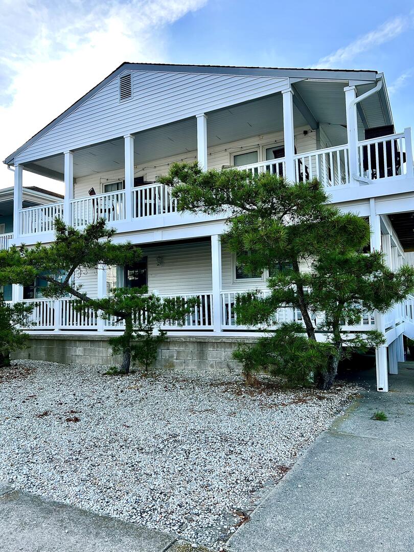Long & Foster Vacation Rentals-3817 Central Avenue 1st Floor-image-1