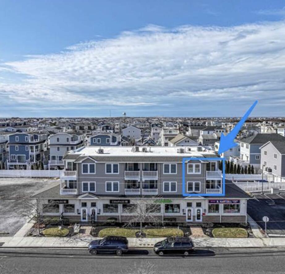 Long & Foster Vacation Rentals-274 21st Street, Unit 274-image-1
