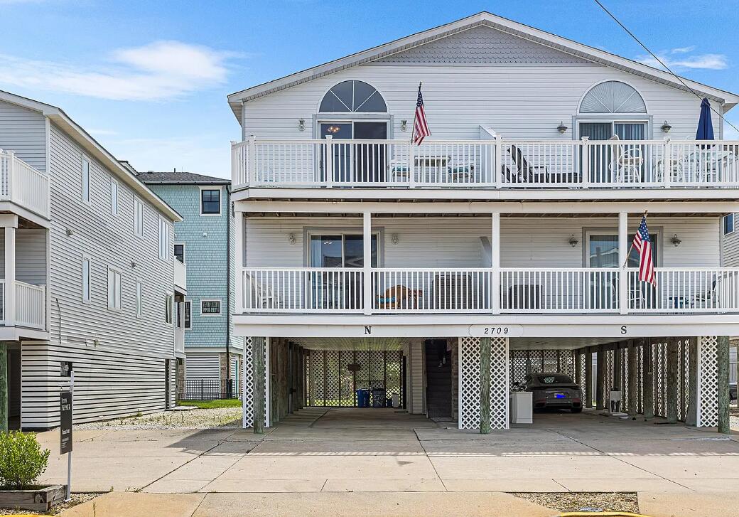 Long & Foster Vacation Rentals-2709 Landis Avenue North-image-1