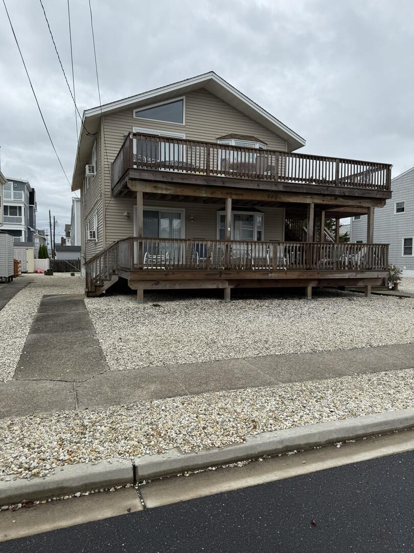 Long & Foster Vacation Rentals-340 40th Street, 2nd Floor-image-1