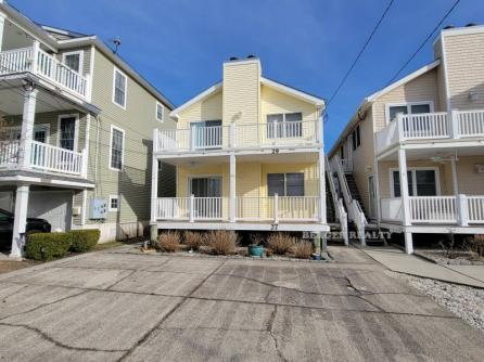 Long & Foster Vacation Rentals-29 Central Rd., 2nd Floor-image-1