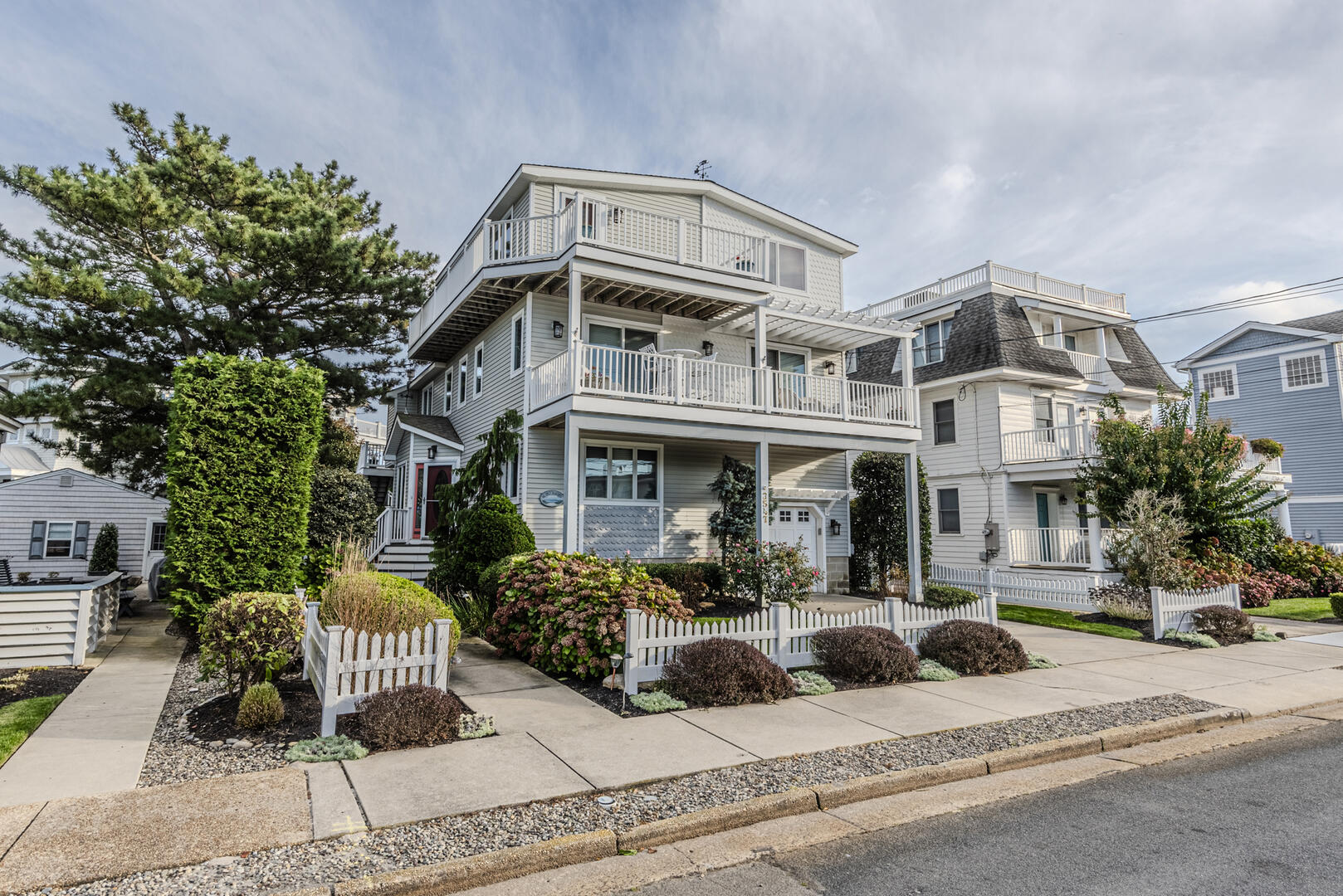 Long & Foster Vacation Rentals-3547 First Avenue-image-1