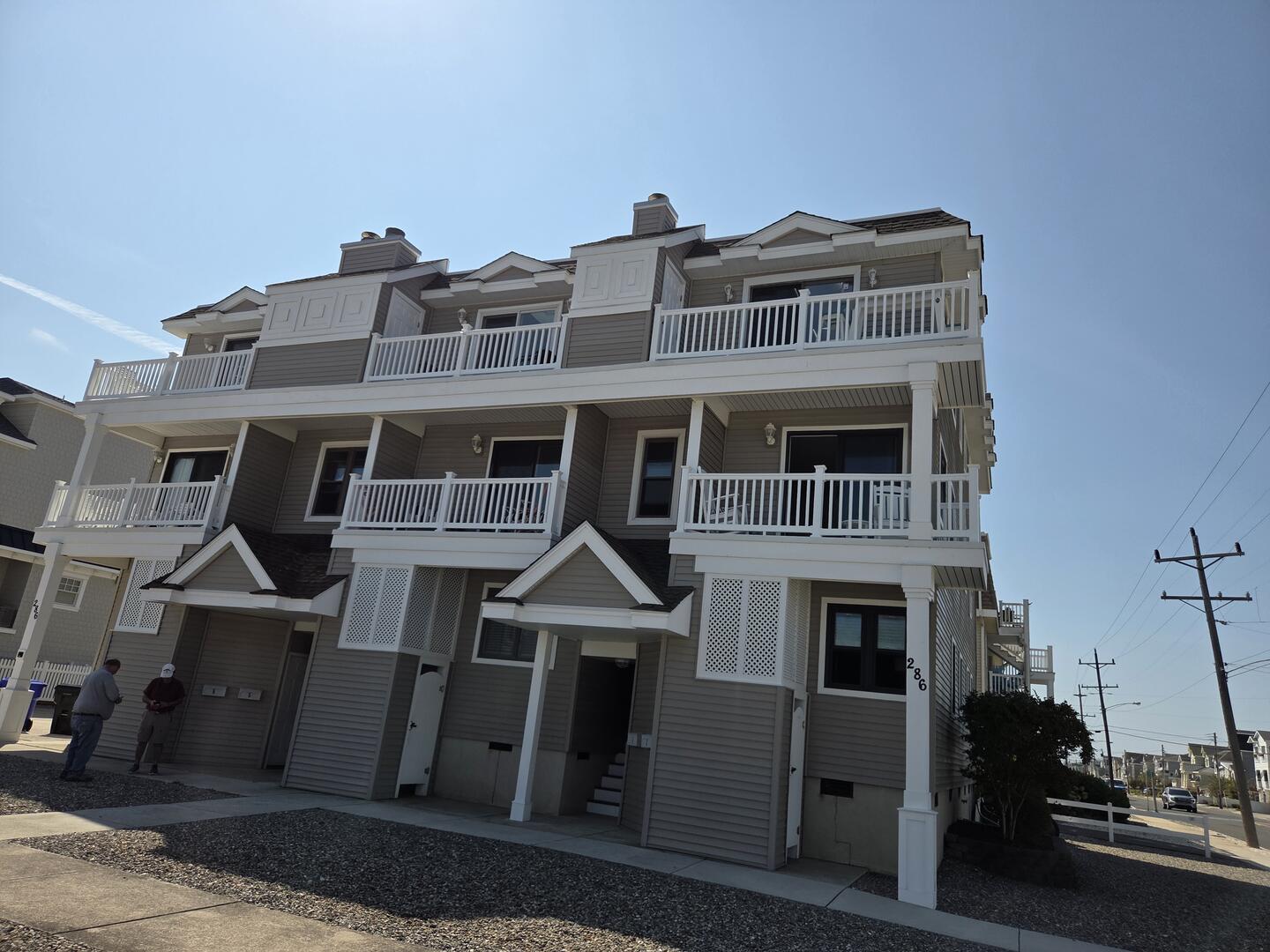 Long & Foster Vacation Rentals-286 16th Street, Unit#3-image-1