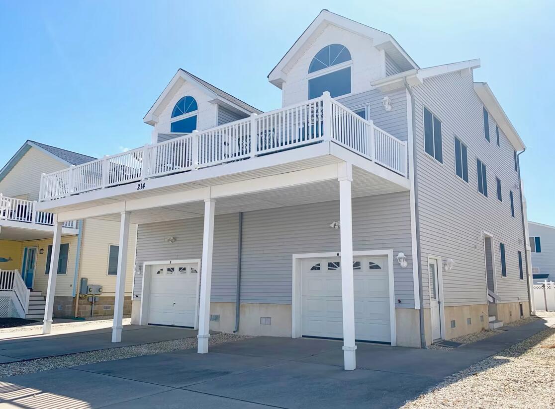 Long & Foster Vacation Rentals-214 76th Street East & West-image-1