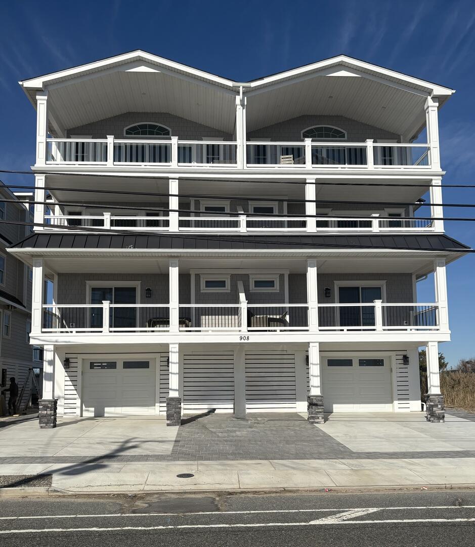 Long & Foster Vacation Rentals-908 Landis Avenue North & South-image-1